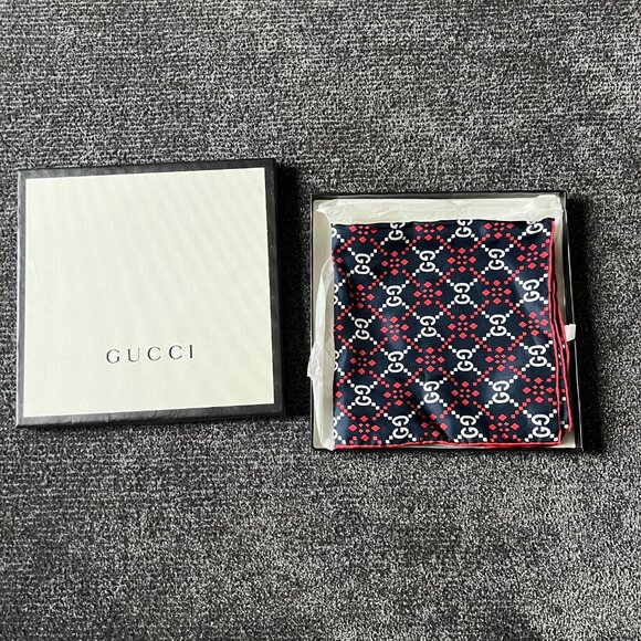 Gucci Blue GG Diamond 100% Silk Pocket Square - Picture 1 of 16